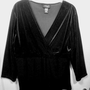 Black Cross Front Top by: Notations Clothing co. Size:XL